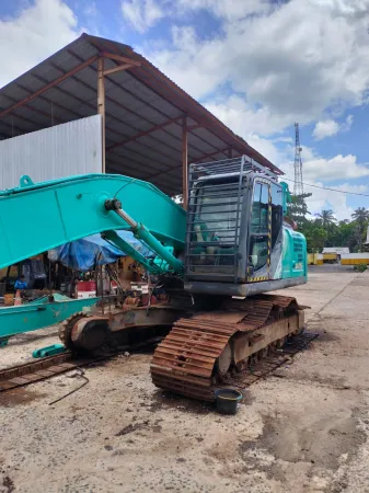 Excavator KOBELCO/ EXCAVATOR SK 210 – TRI 82 1 ~blog/2025/6/16/foto_tri_82